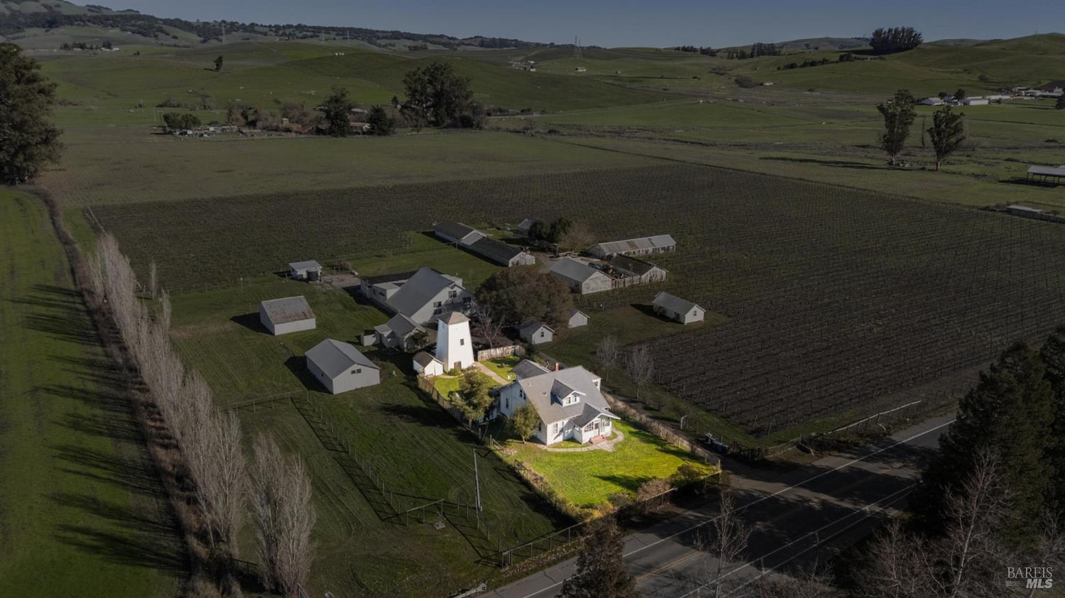 3957 Lakeville Highway