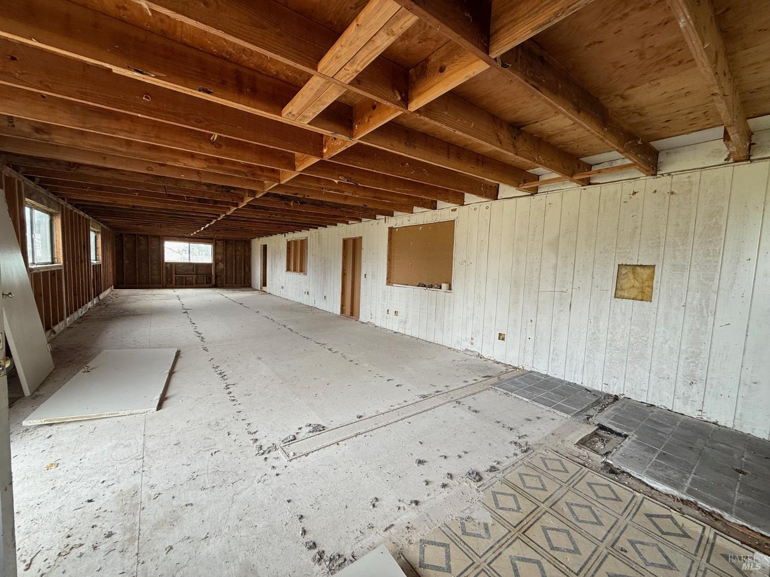 3957 Lakeville Highway