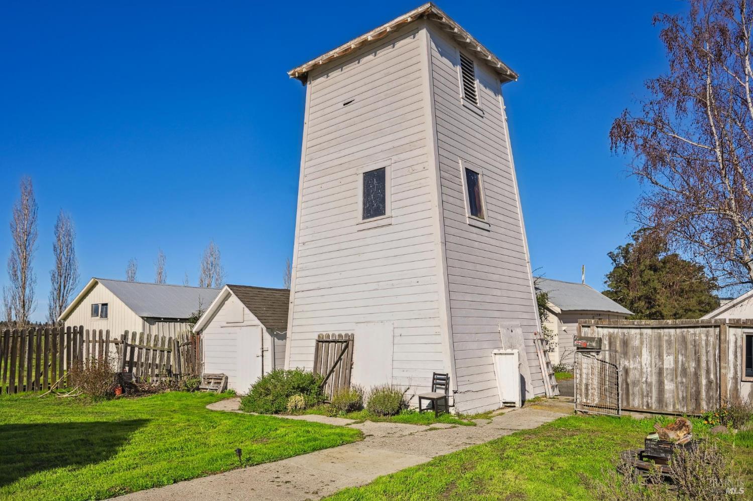 3957 Lakeville Highway