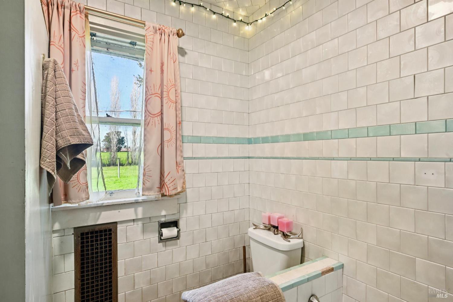 3957 Lakeville Highway