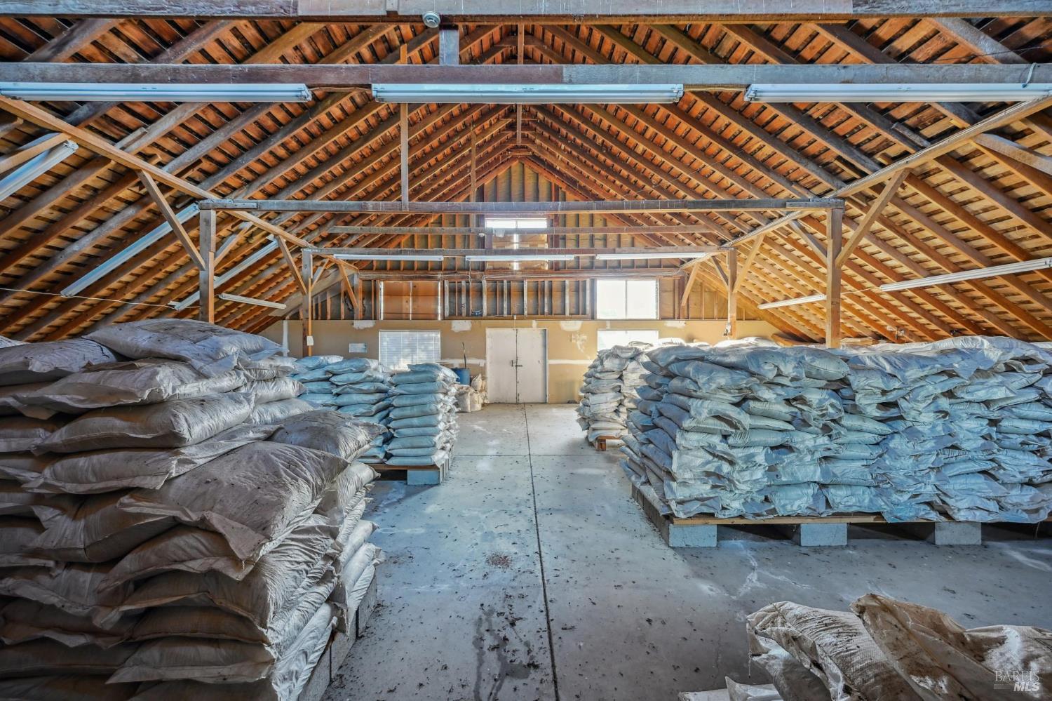 3957 Lakeville Highway