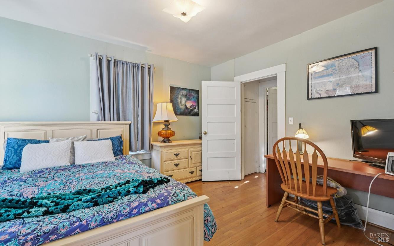 3957 Lakeville Highway