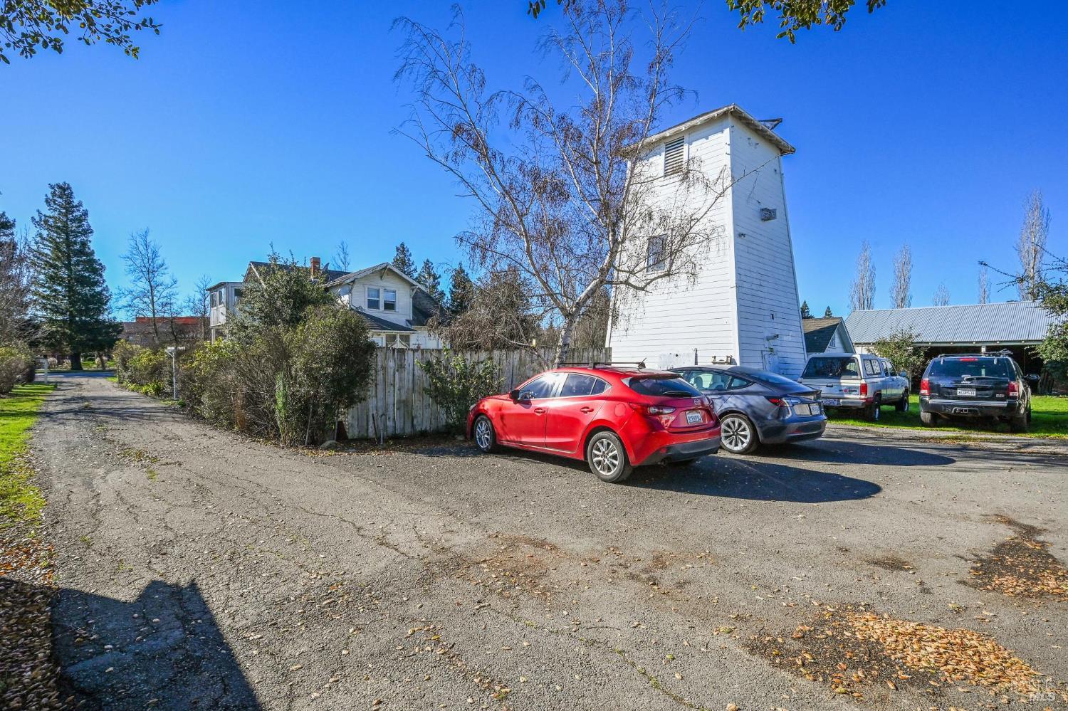 3957 Lakeville Highway