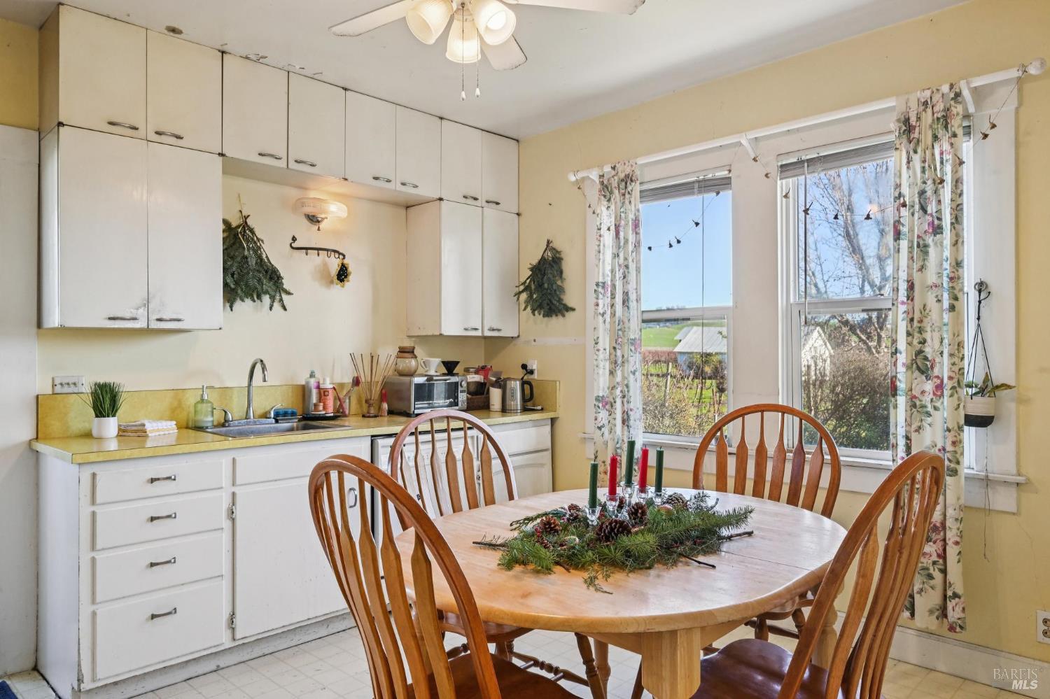 3957 Lakeville Highway