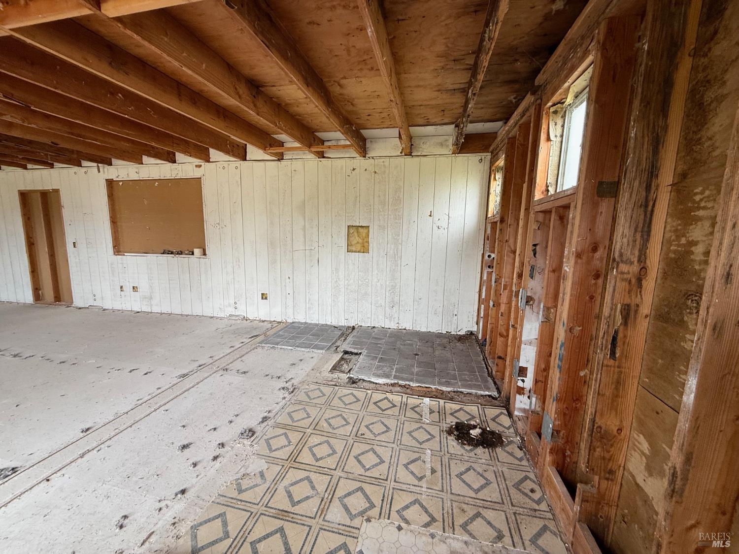 3957 Lakeville Highway