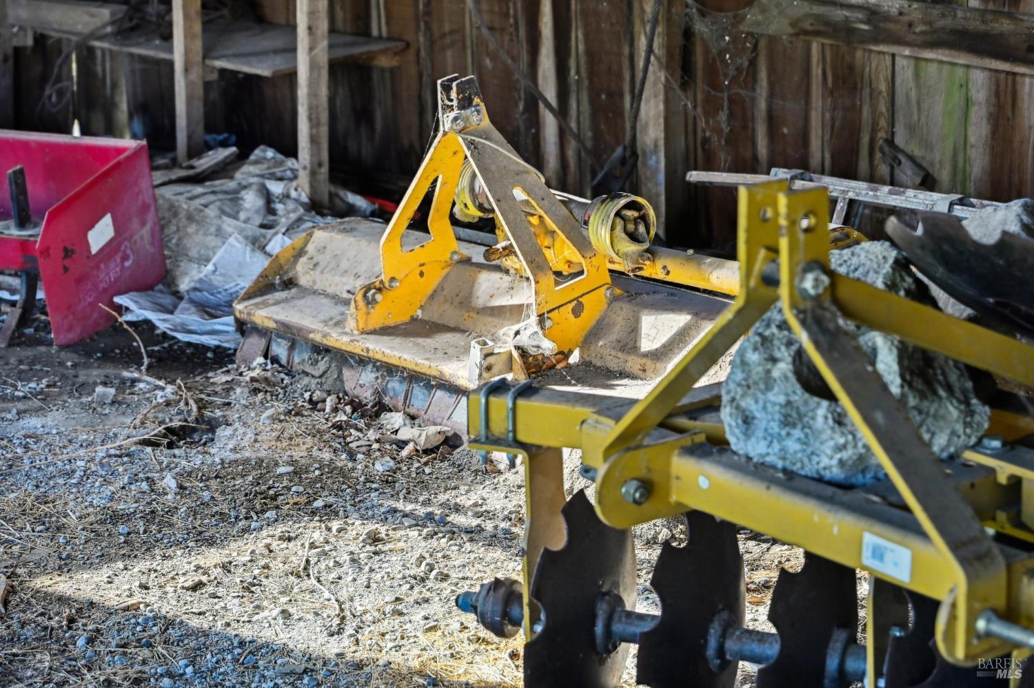 3957 Lakeville Highway