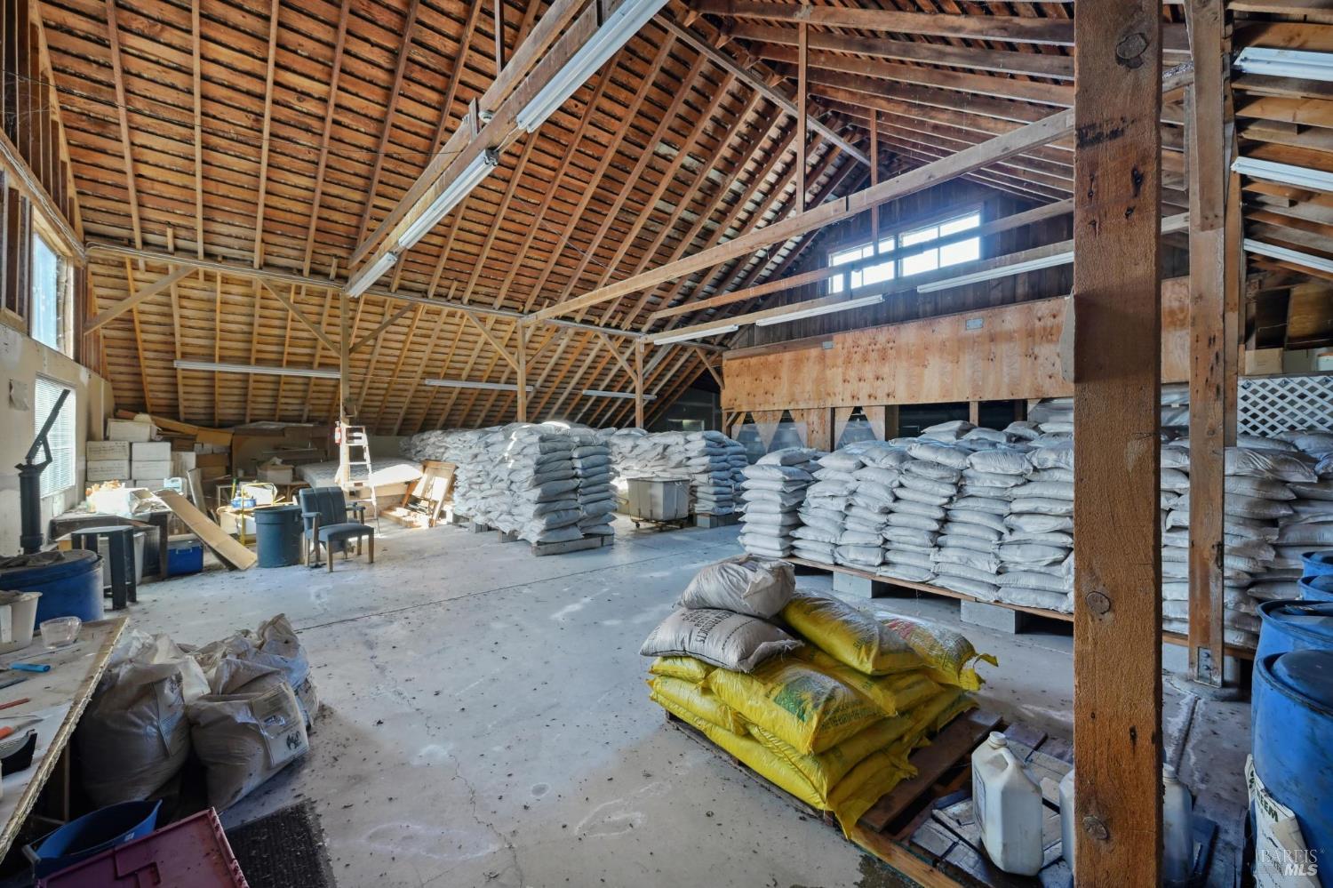 3957 Lakeville Highway