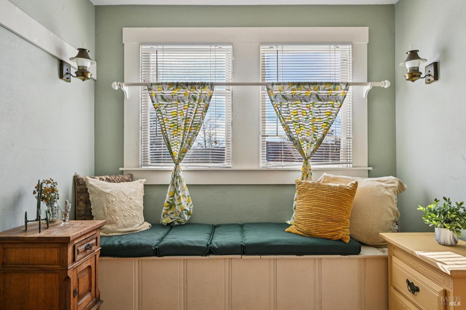 3957 Lakeville Highway