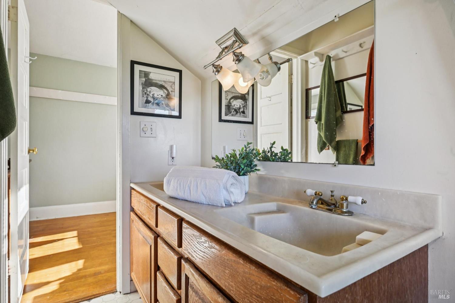 3957 Lakeville Highway