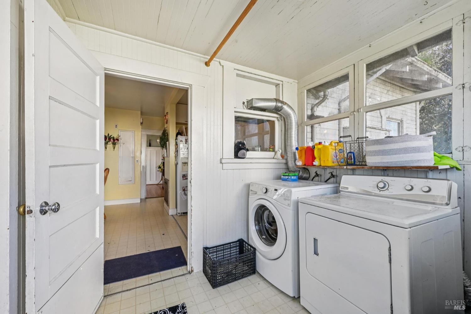 3957 Lakeville Highway