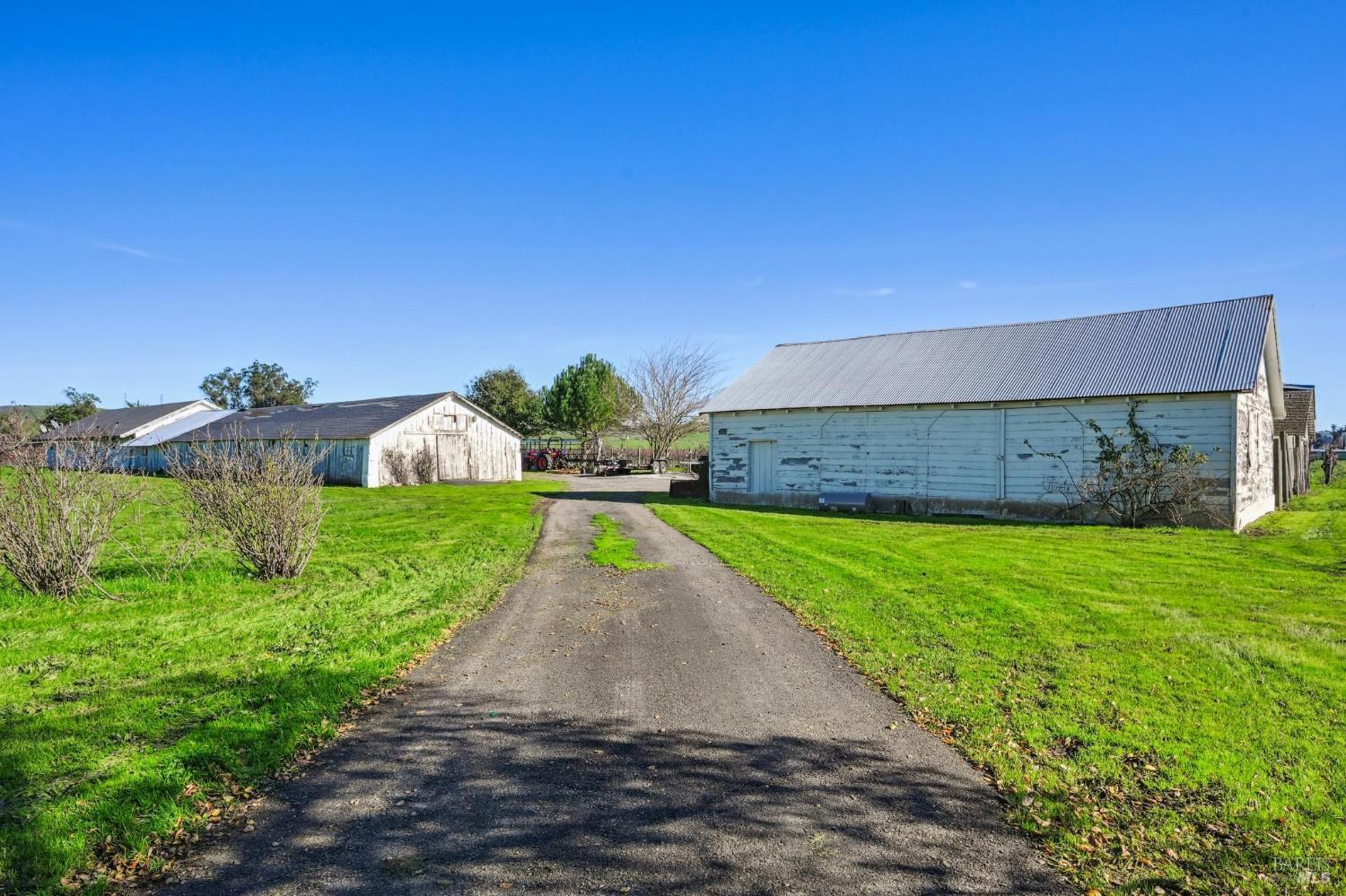 3957 Lakeville Highway