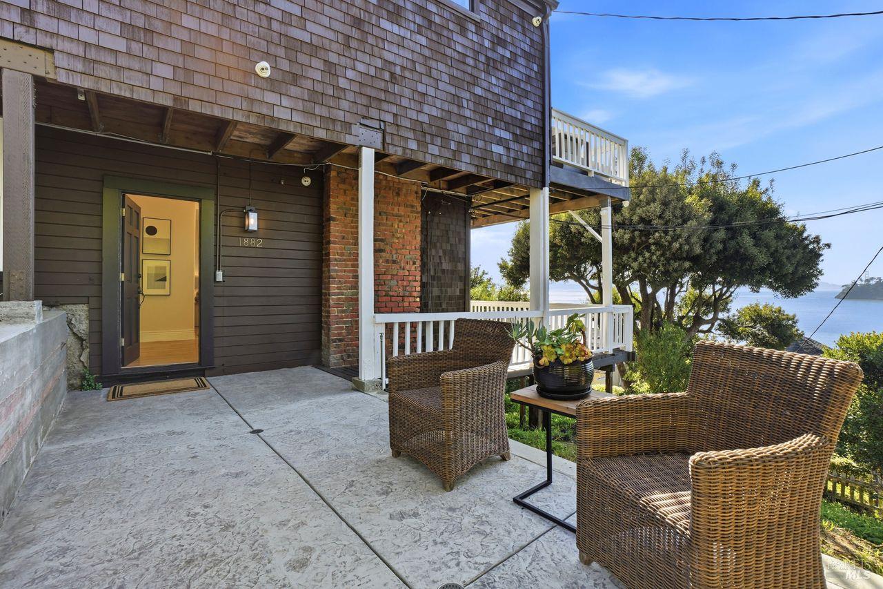 1882 Centro West Street