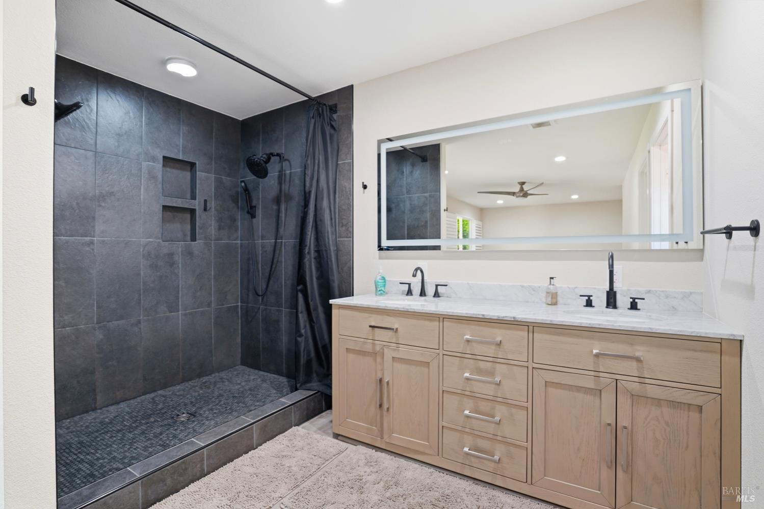 440 Calle De La Mesa