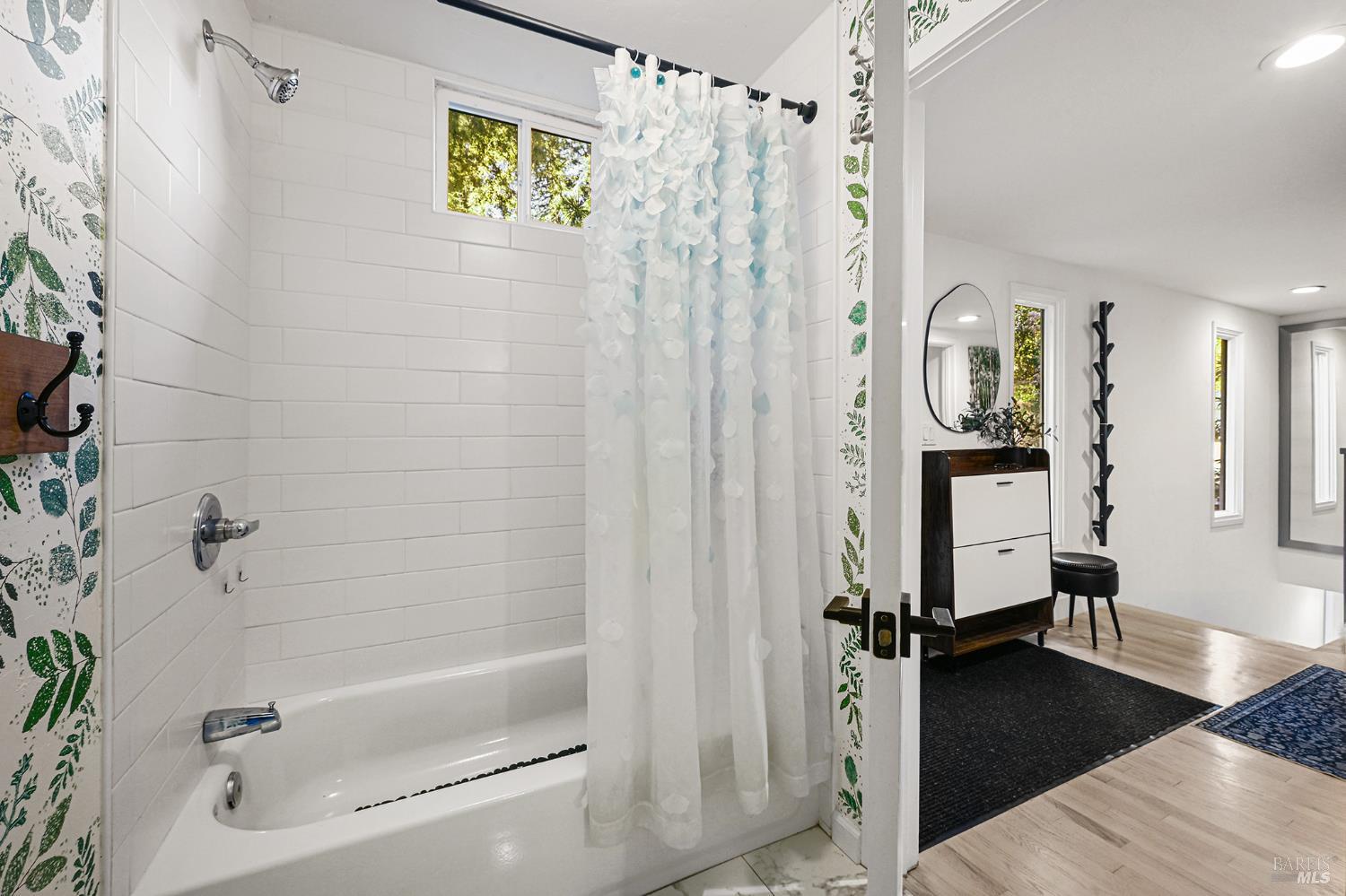 16 Iron Springs Road