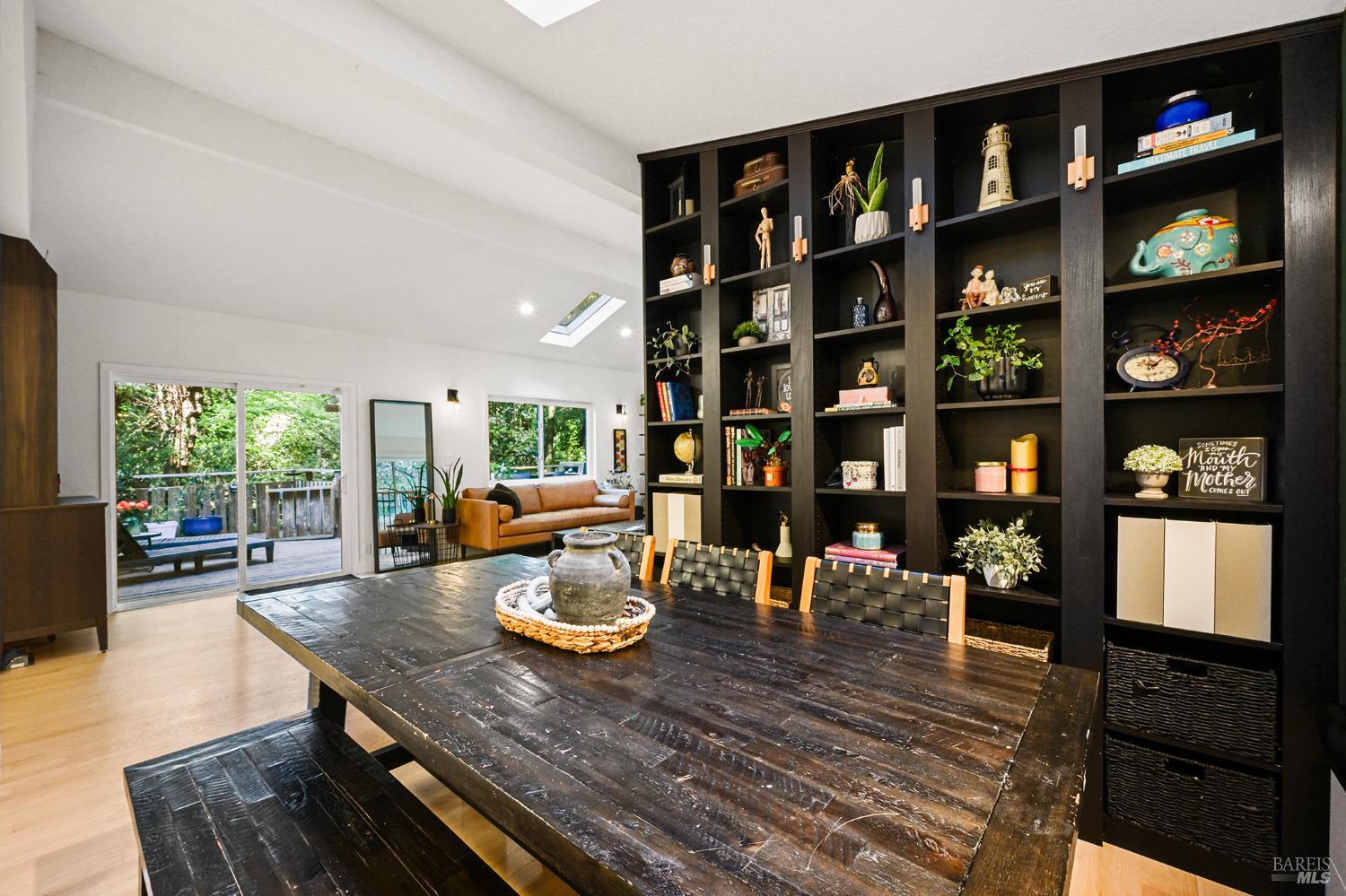 16 Iron Springs Road