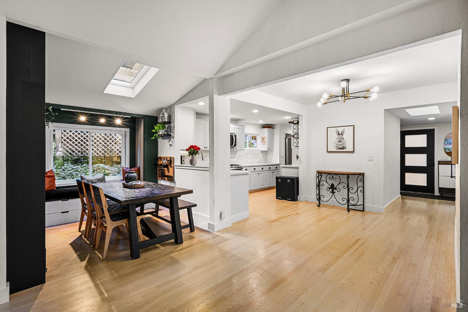 16 Iron Springs Road