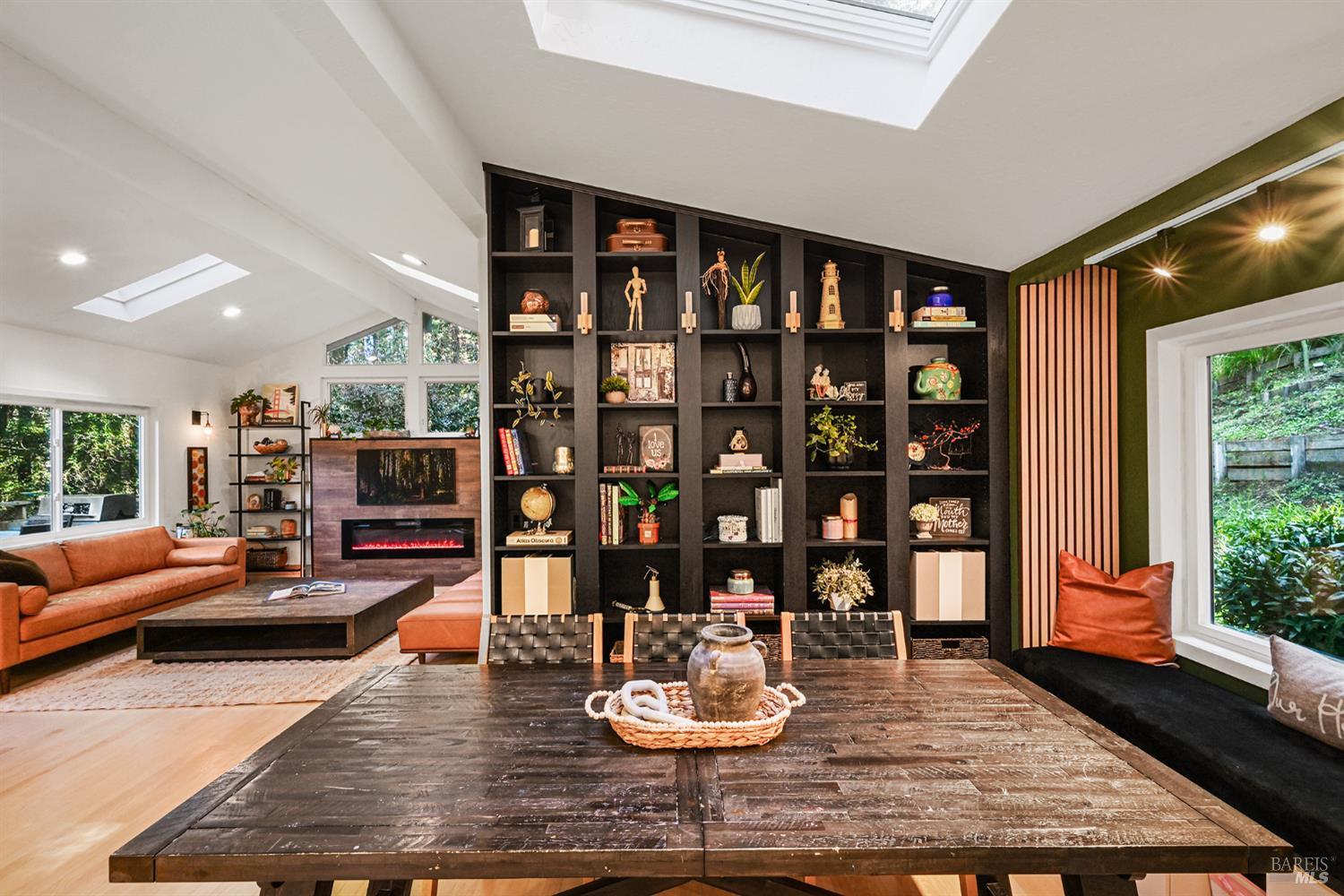 16 Iron Springs Road