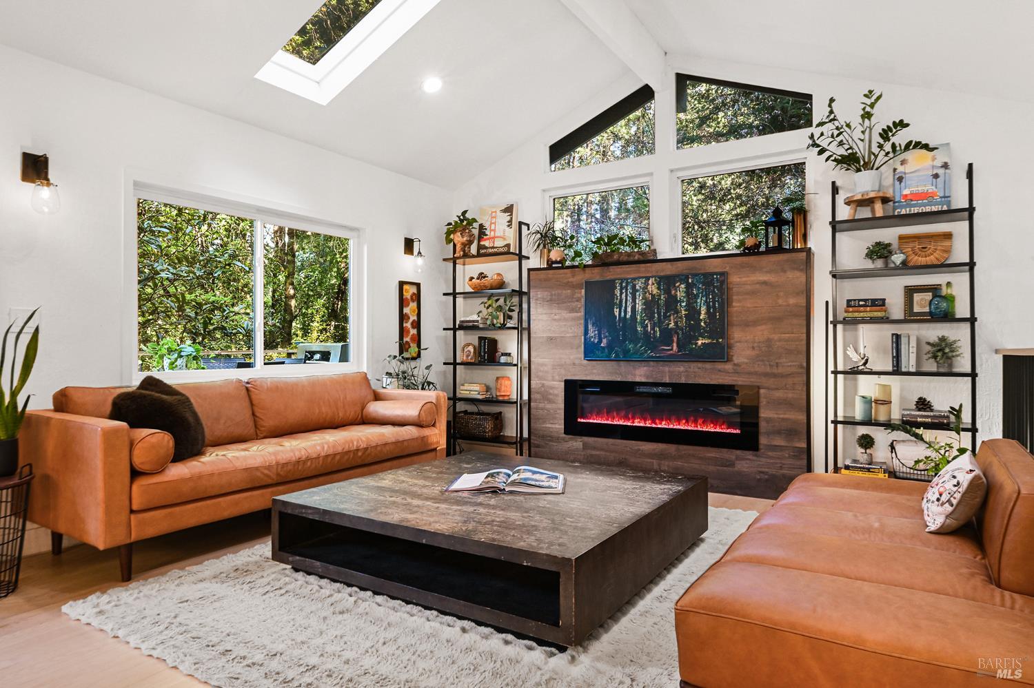 16 Iron Springs Road