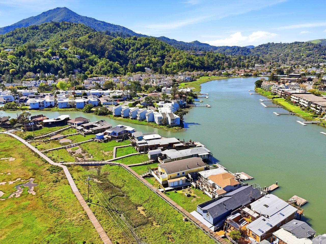 21 Boardwalk One Unit: #1