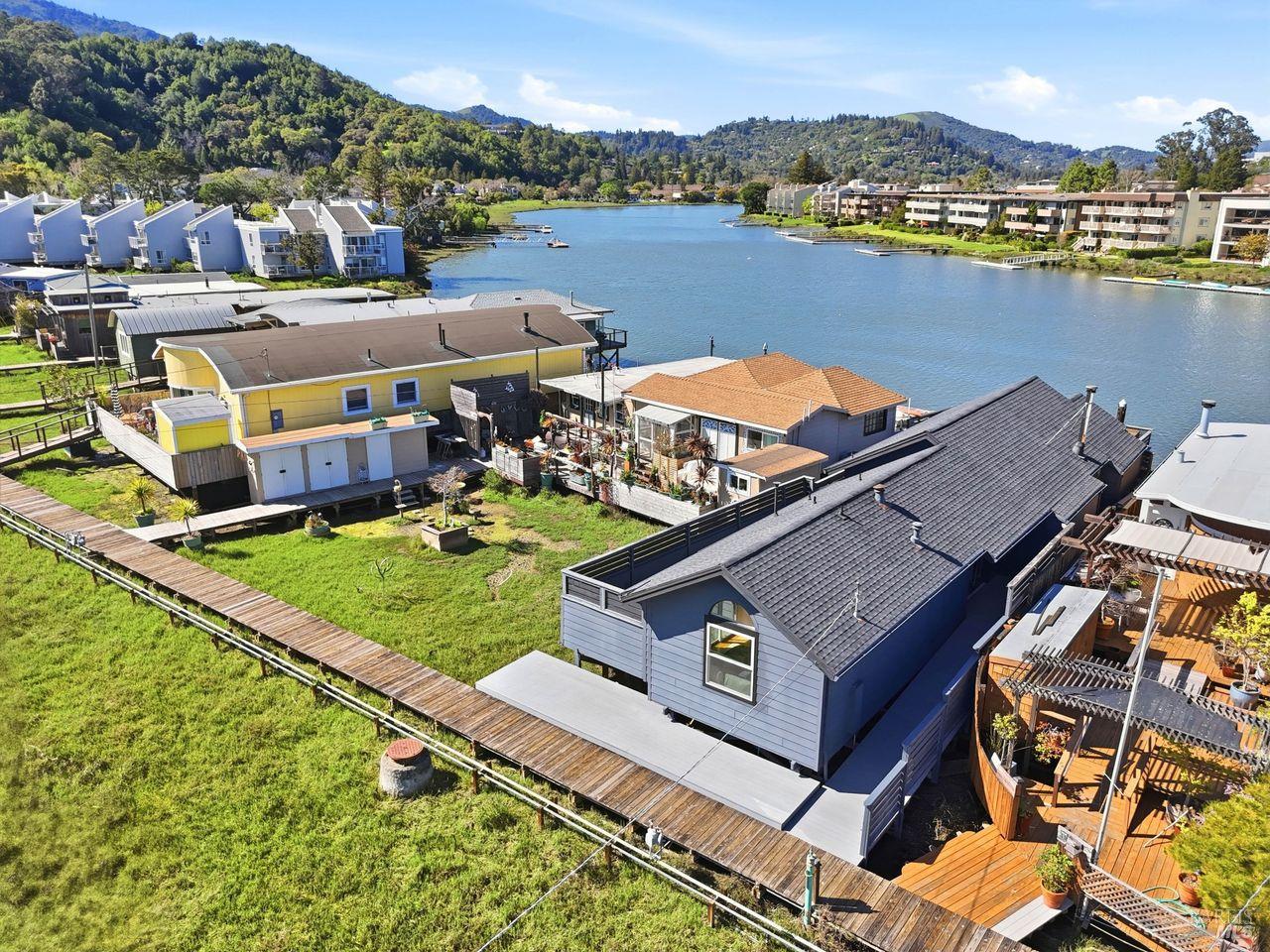 21 Boardwalk One Unit: #1