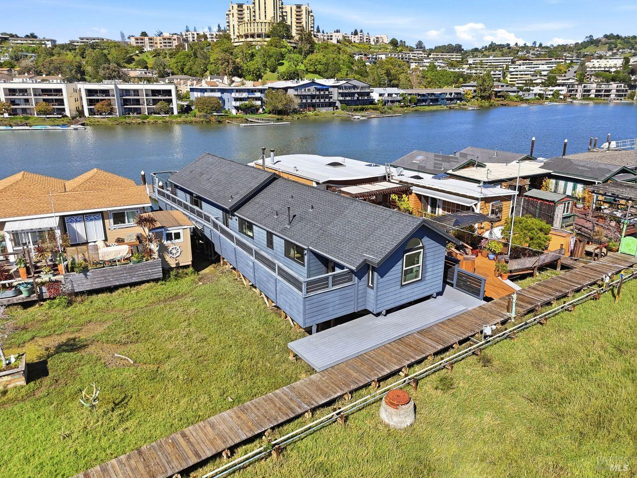 21 Boardwalk One Unit: #1