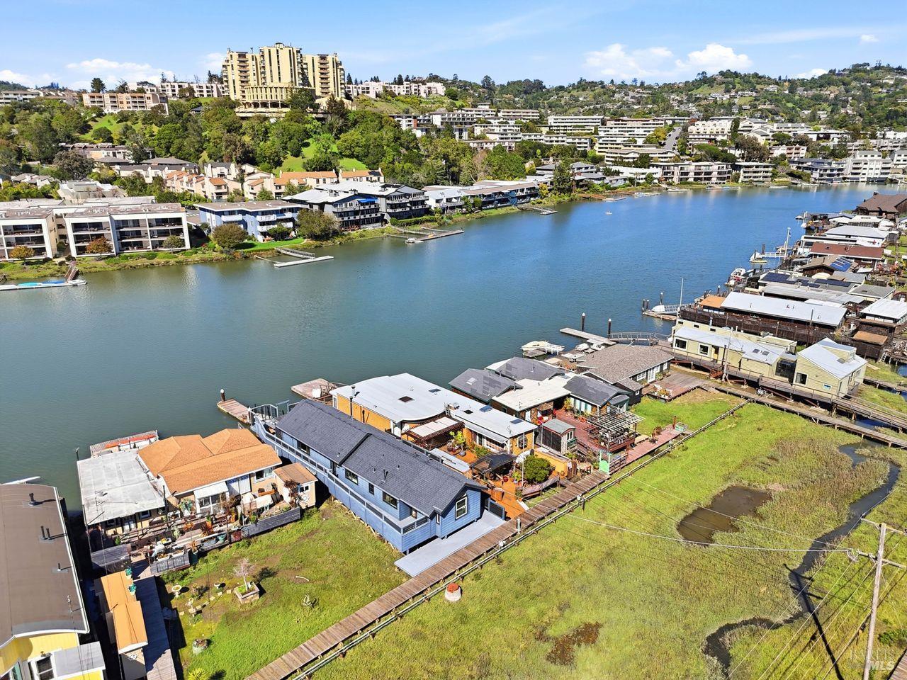 21 Boardwalk One Unit: #1