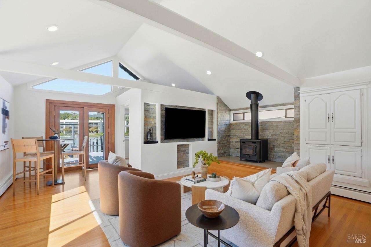 21 Boardwalk One Unit: #1