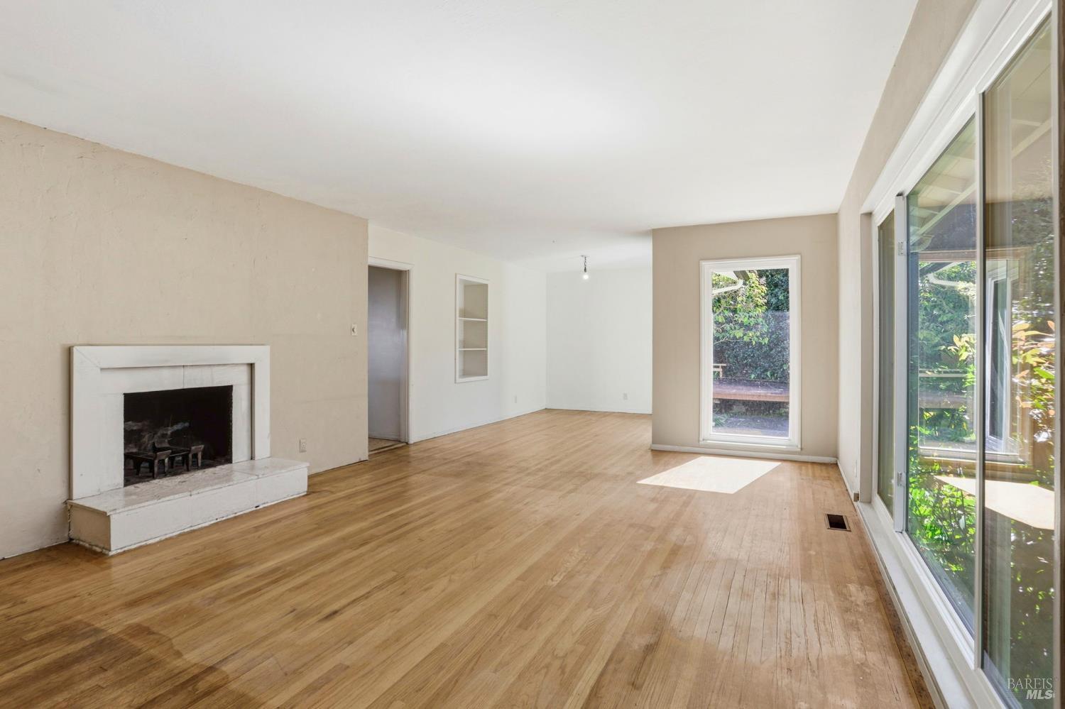 15 Alameda De La Loma