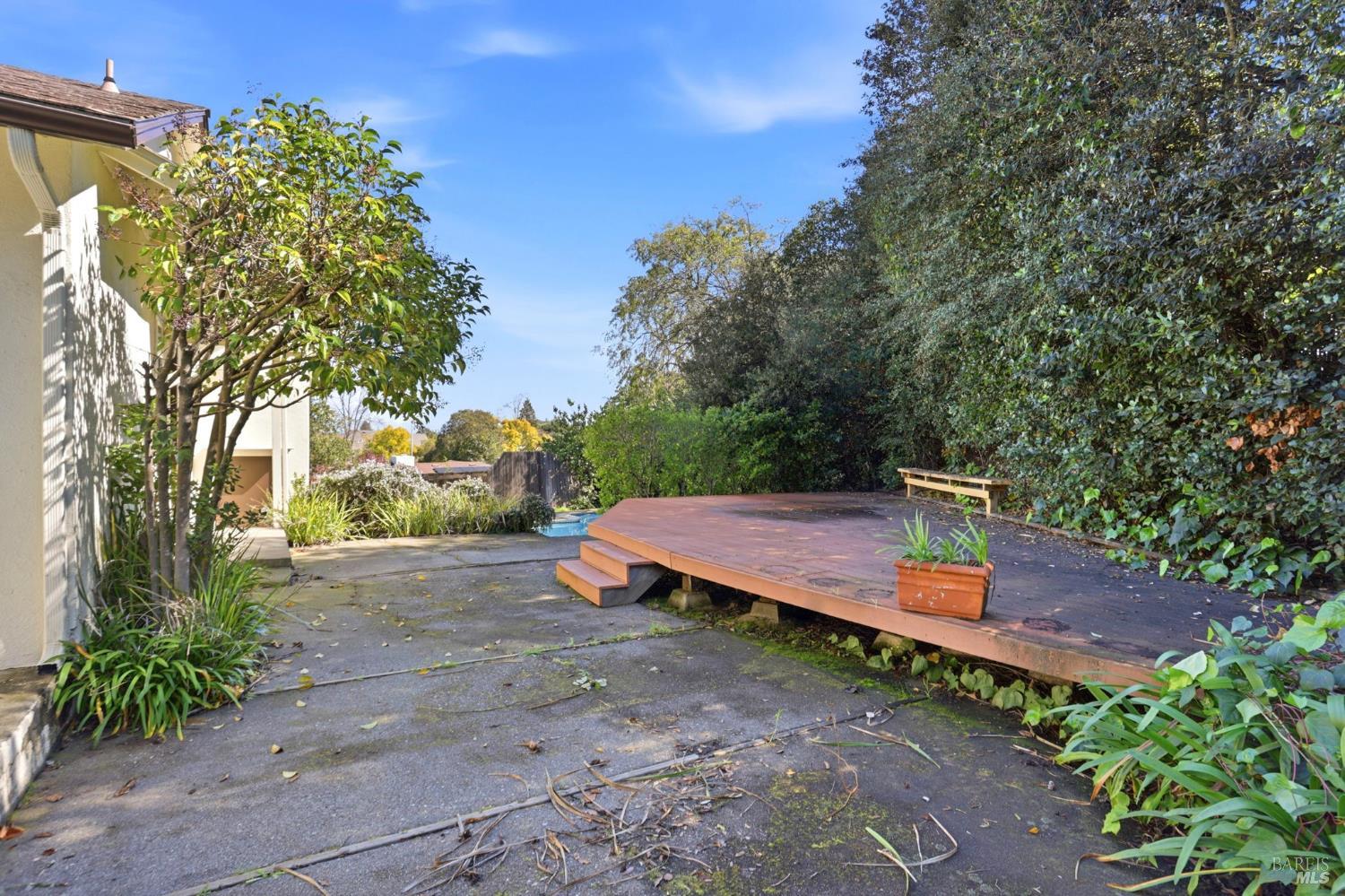 15 Alameda De La Loma