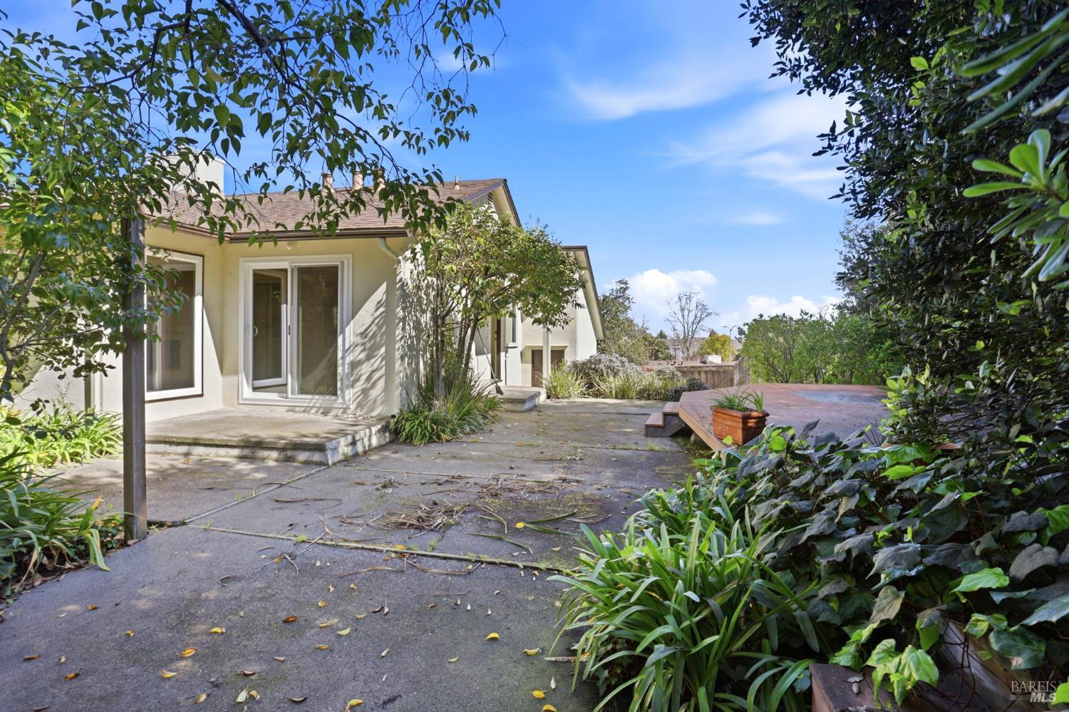 15 Alameda De La Loma