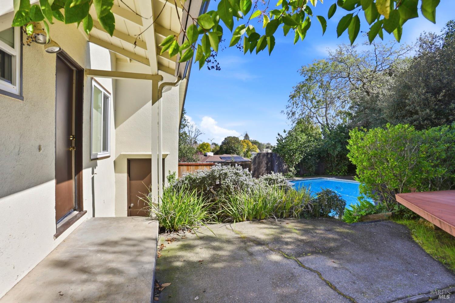 15 Alameda De La Loma