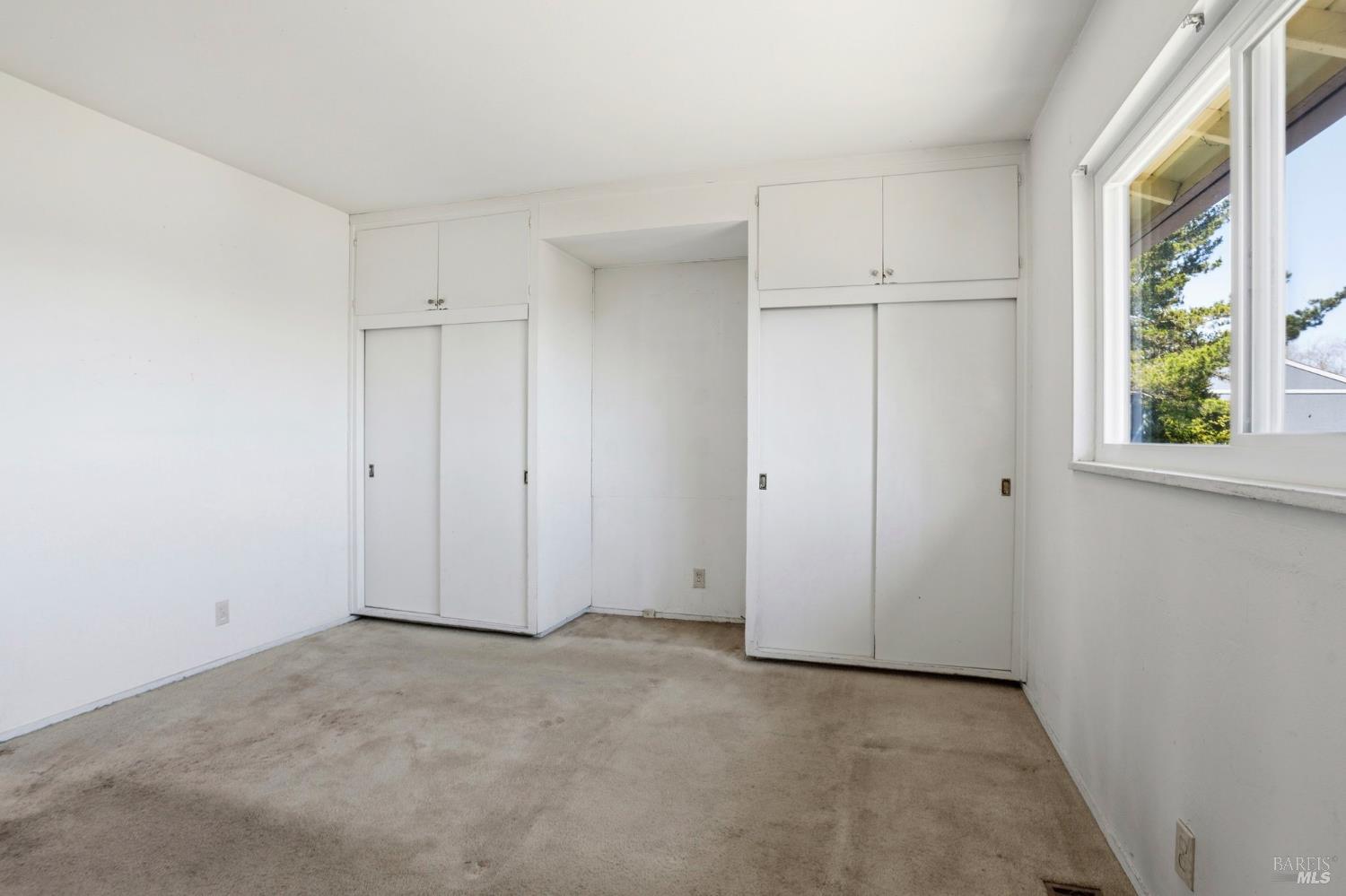 15 Alameda De La Loma