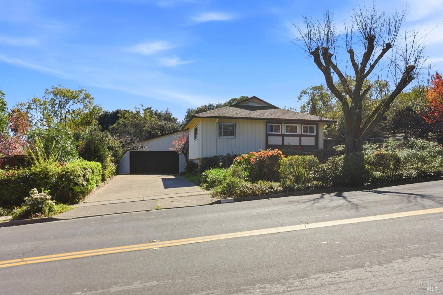 15 Alameda De La Loma