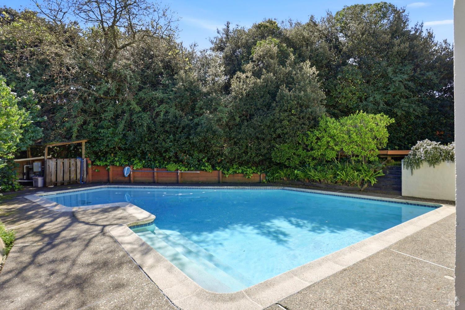 15 Alameda De La Loma