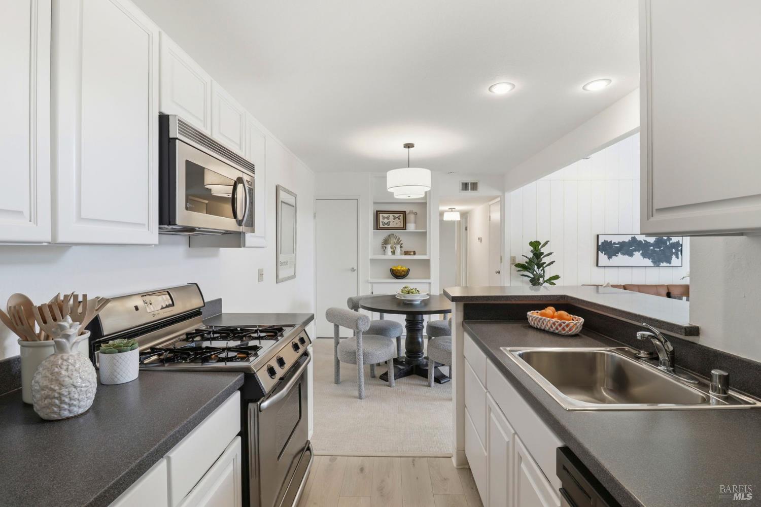 186 Larkspur Plaza Drive