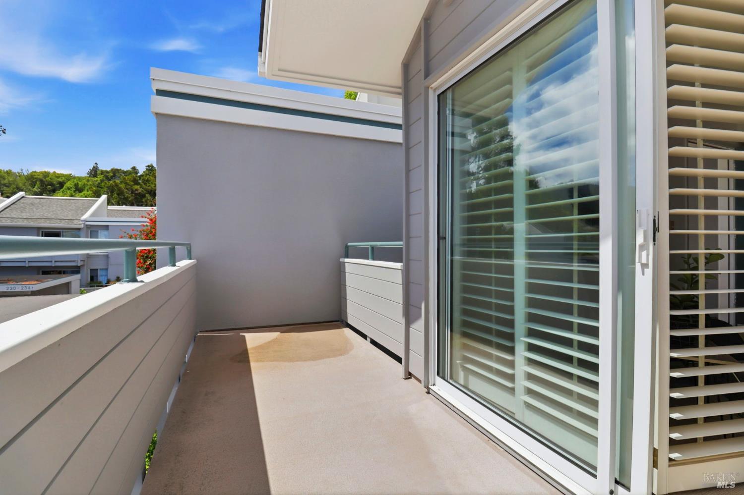 186 Larkspur Plaza Drive