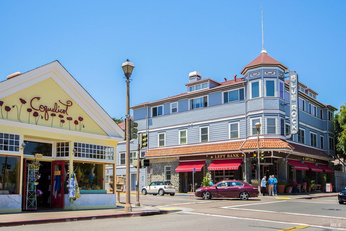 186 Larkspur Plaza Drive