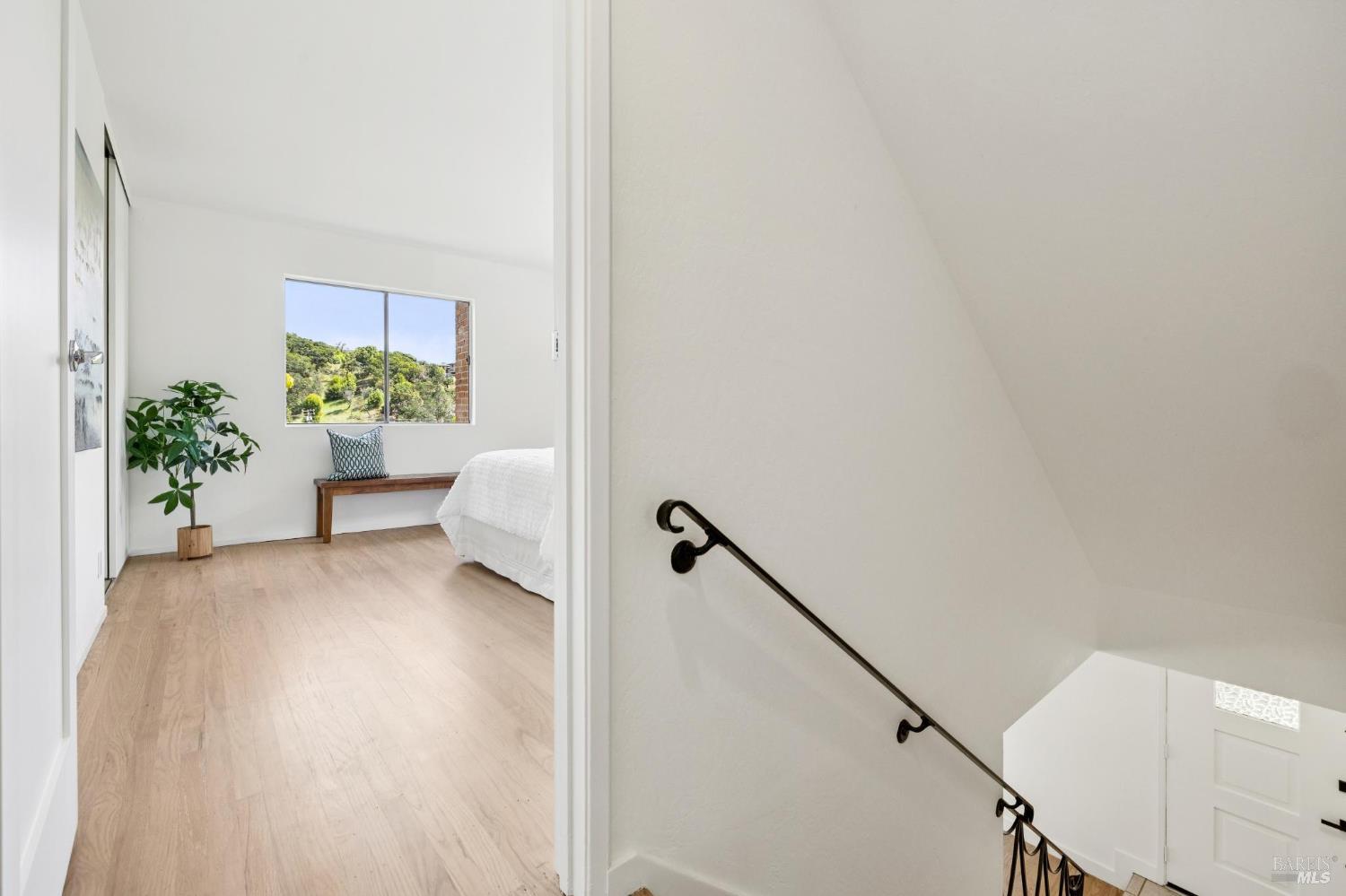 6 Lindenwood Court