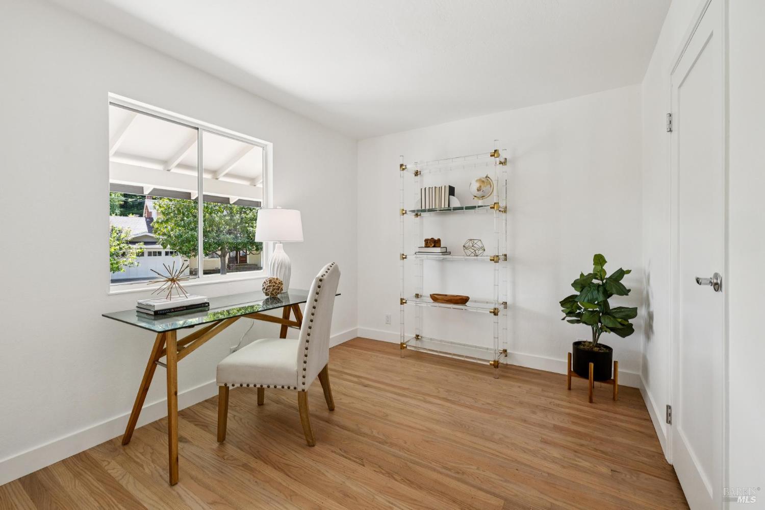 6 Lindenwood Court