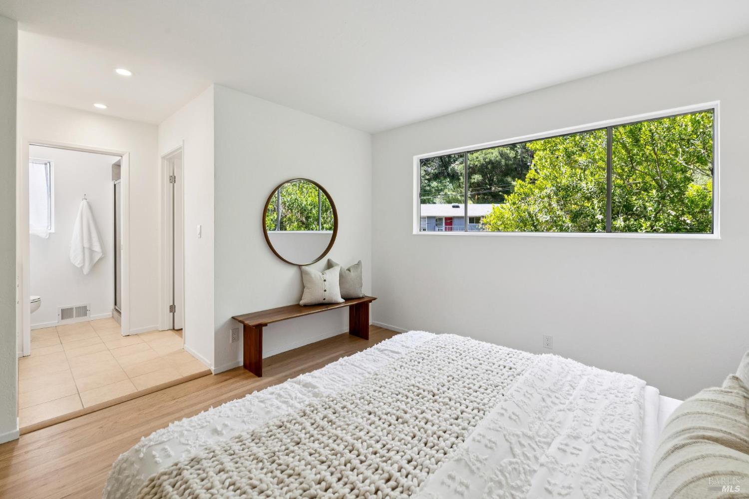 6 Lindenwood Court