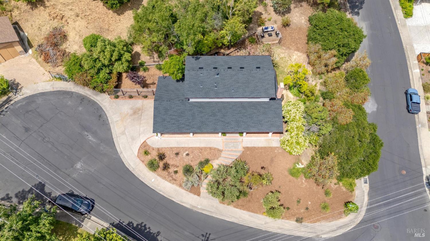 6 Lindenwood Court