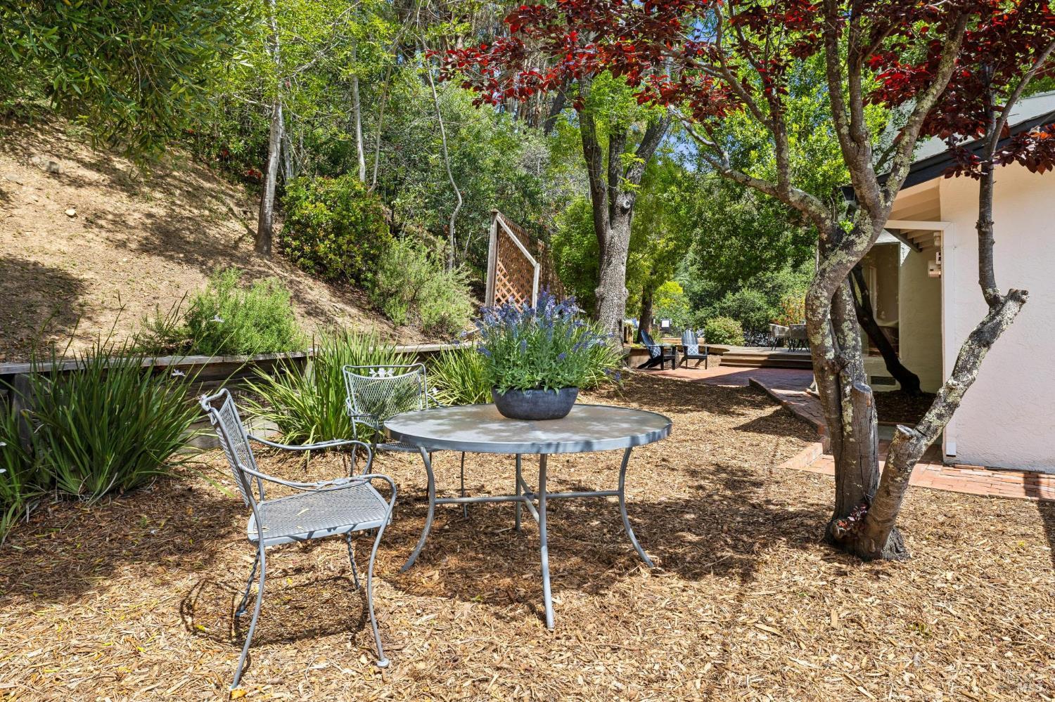 6 Lindenwood Court