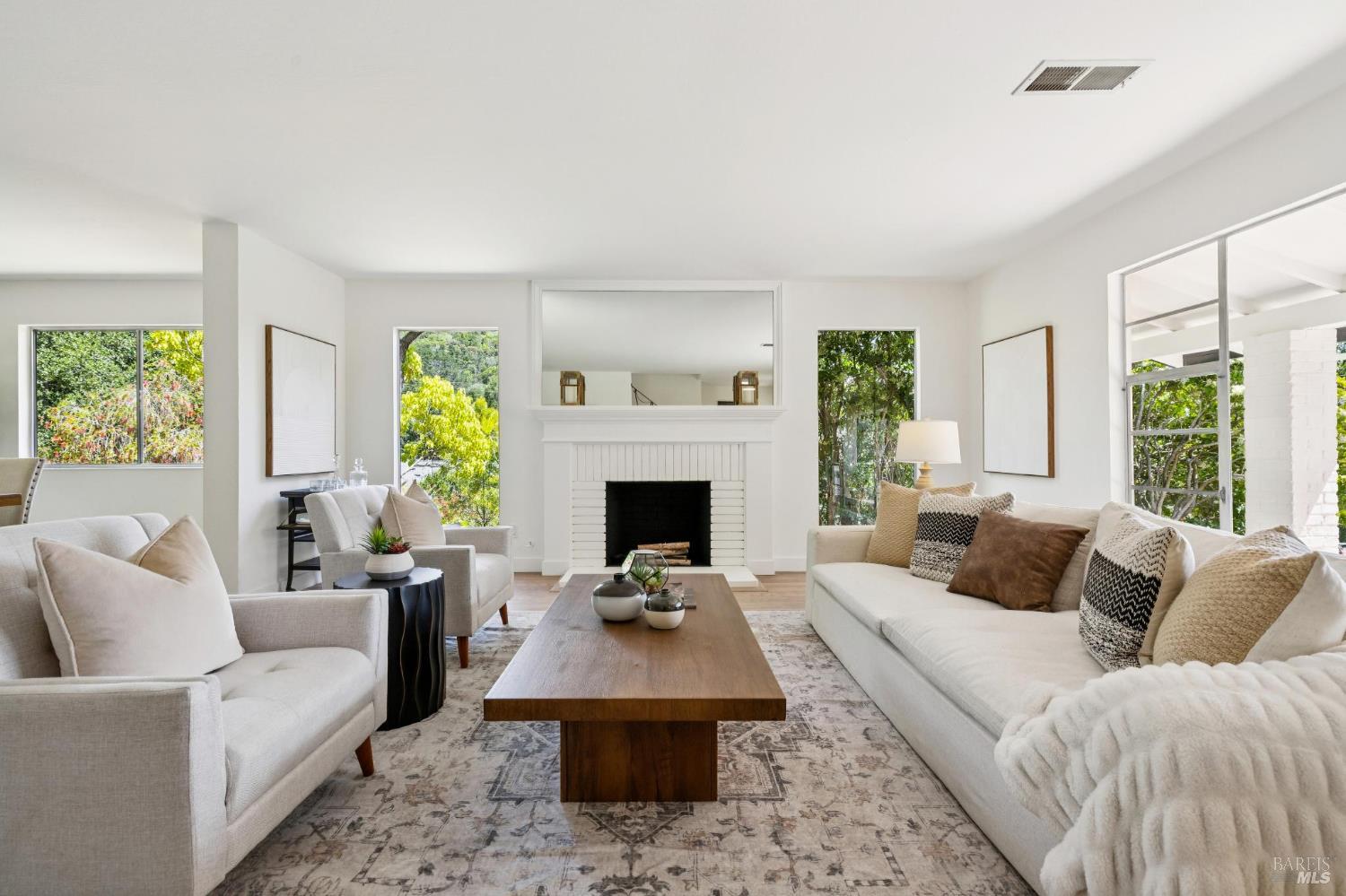 6 Lindenwood Court
