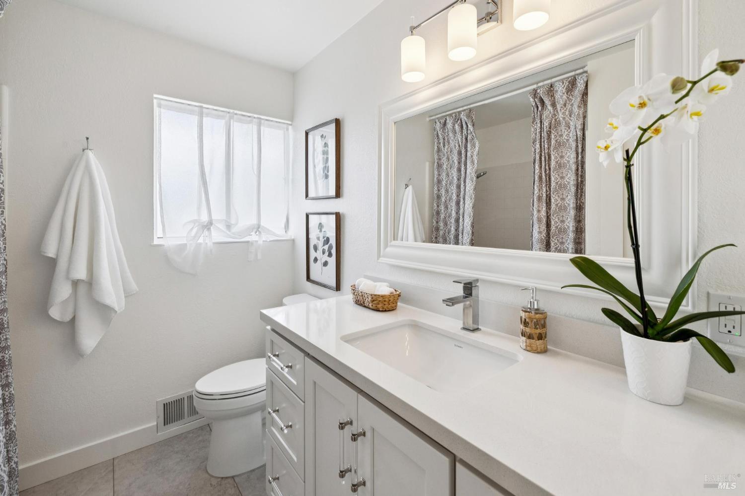 6 Lindenwood Court
