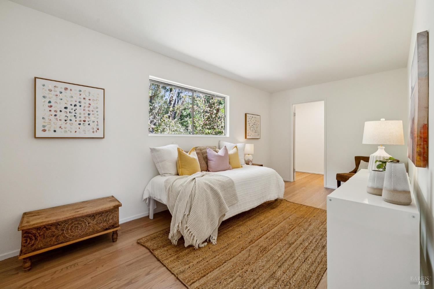 6 Lindenwood Court