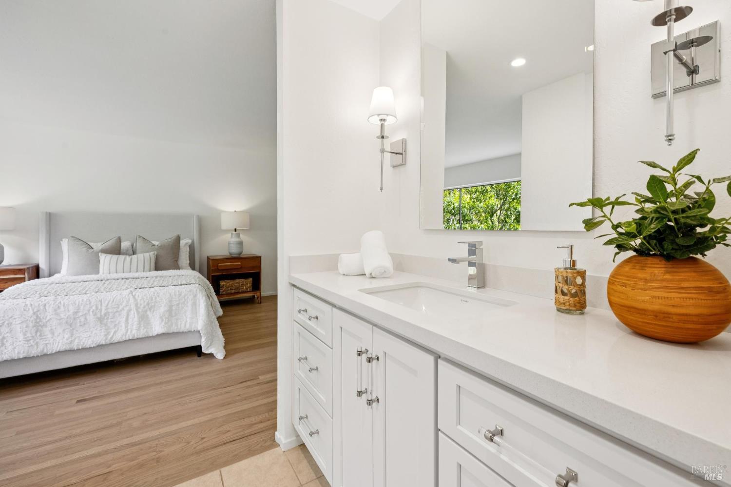 6 Lindenwood Court