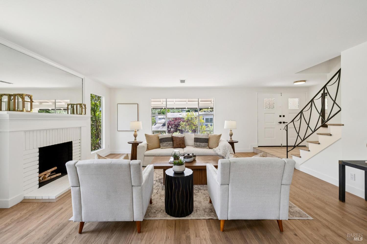 6 Lindenwood Court