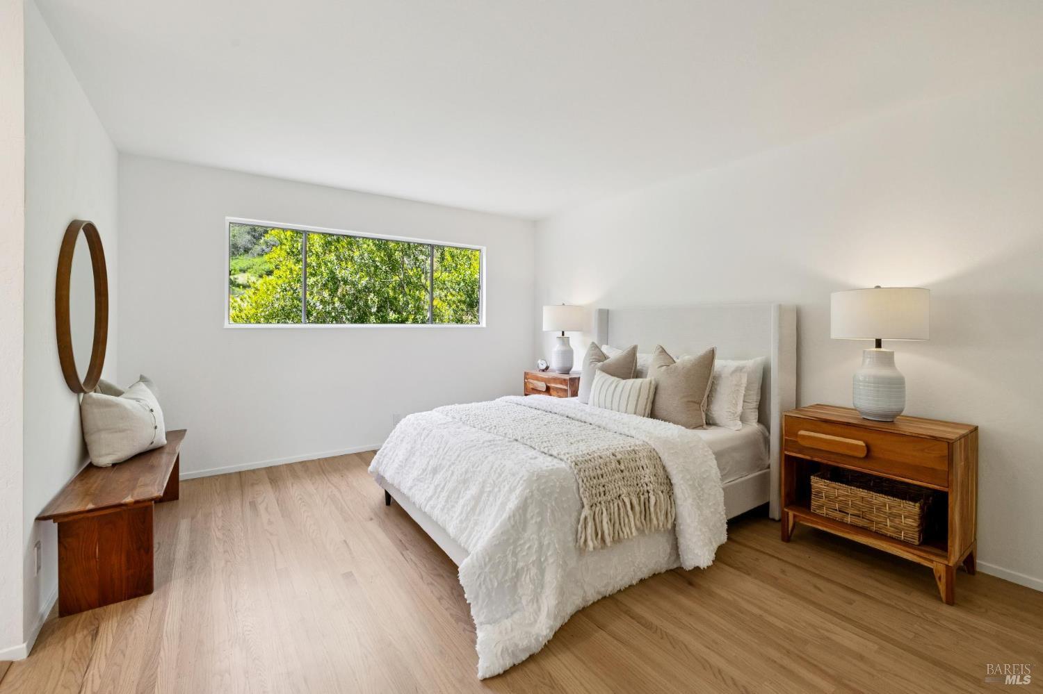 6 Lindenwood Court