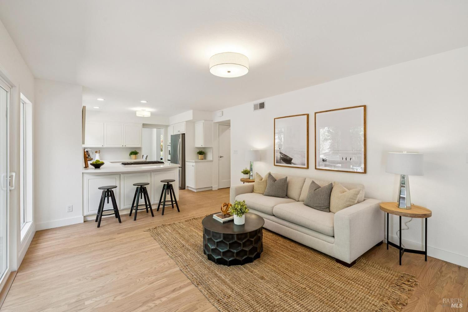6 Lindenwood Court