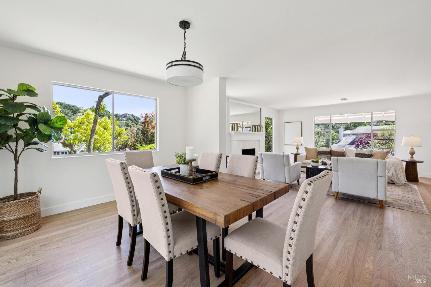 6 Lindenwood Court
